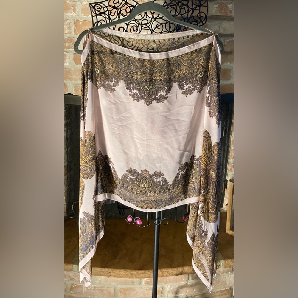 Elegant Pink Paisley Print Shawl